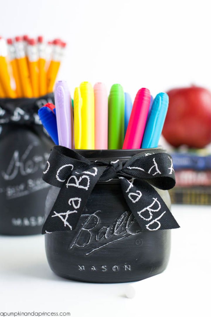 Make a Chalkboard Mason Jar Gift for the Teacher