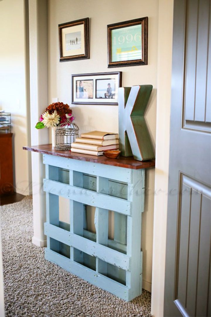 DIY Pallet Entry Table