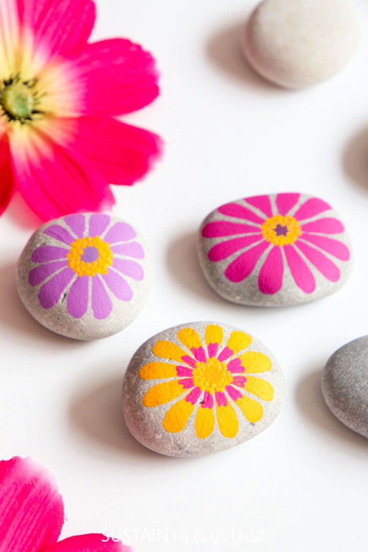Flower Painted Rocks for Beginners