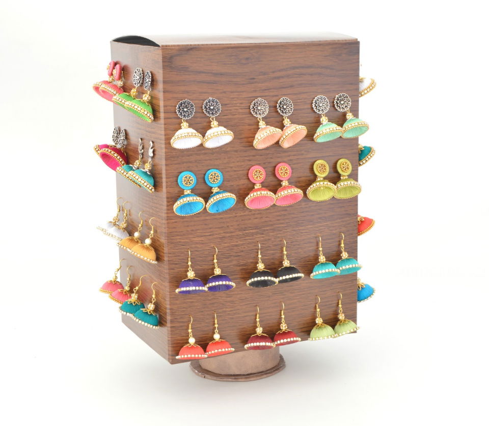 Rotating Jewelry Storage Using Cereal Box