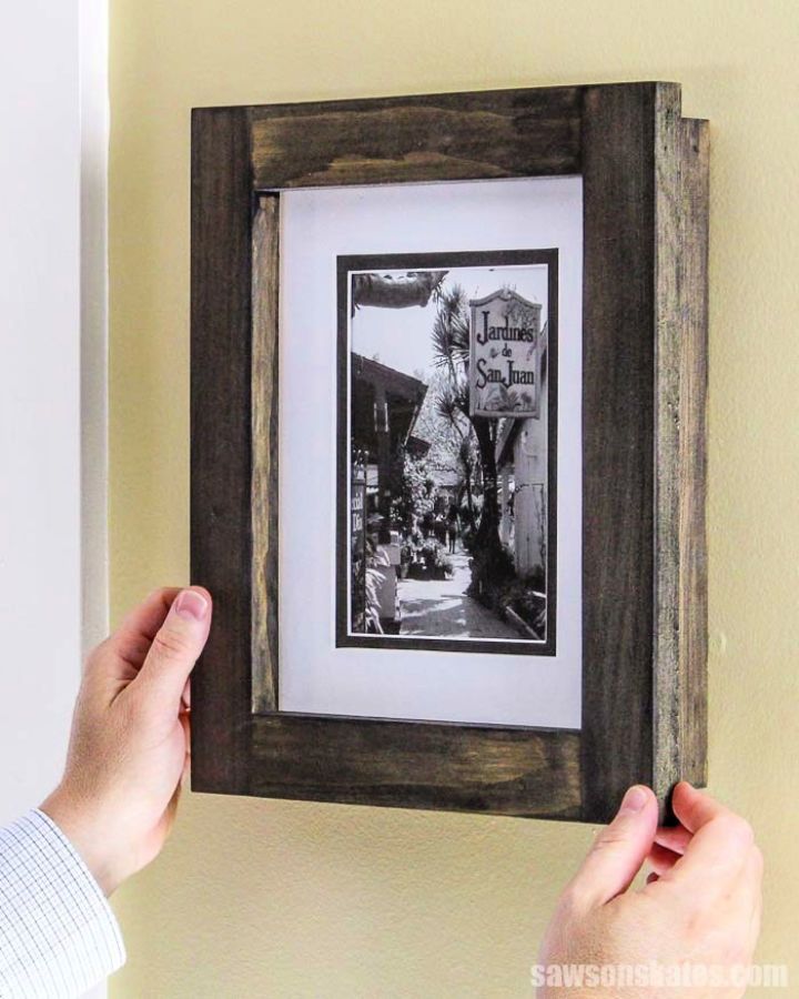 Custom Picture Frame - Free Plans