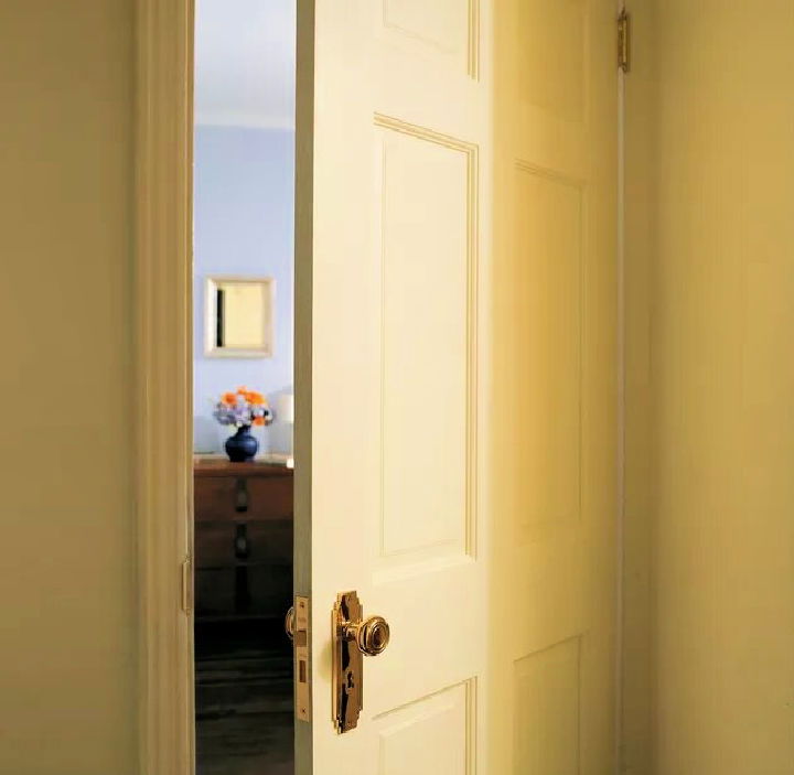 How to Hang an Interior Door