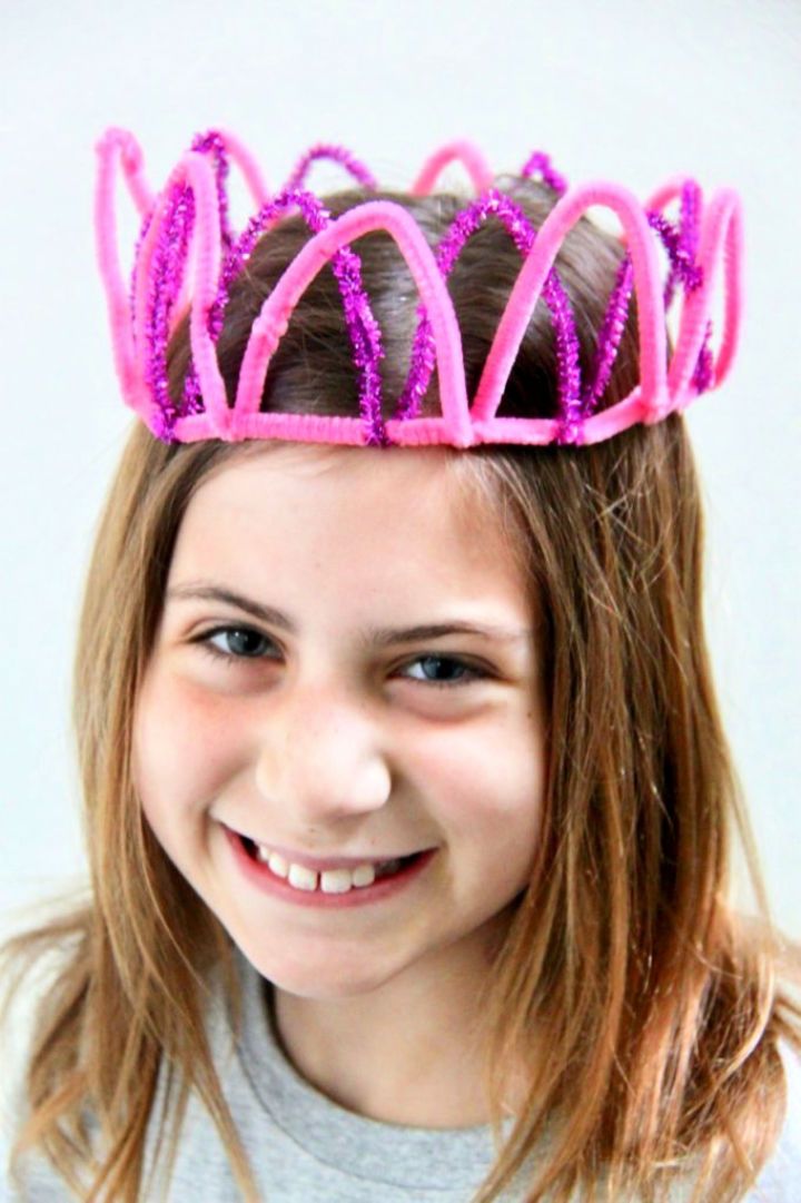 Pipe Cleaner Princess Crowns