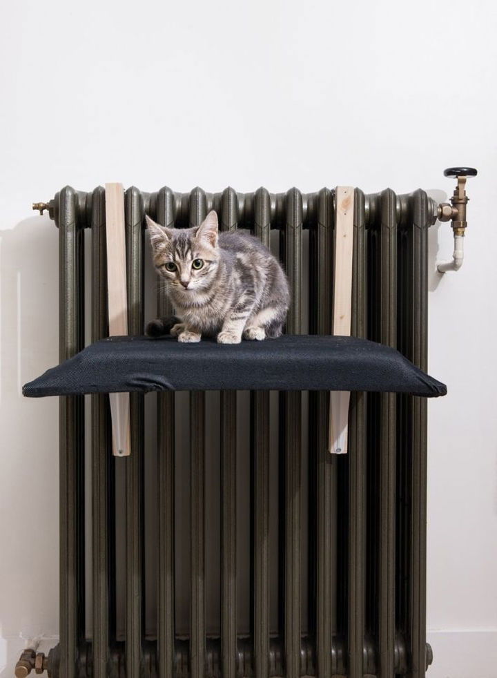 Homemade cat outlet bed ideas