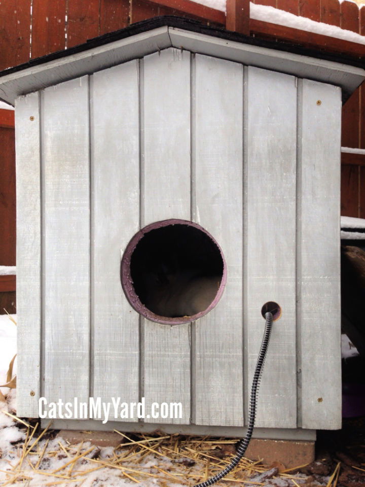 DIY INSULATED CAT HOUSE *INEXPENSIVE* 