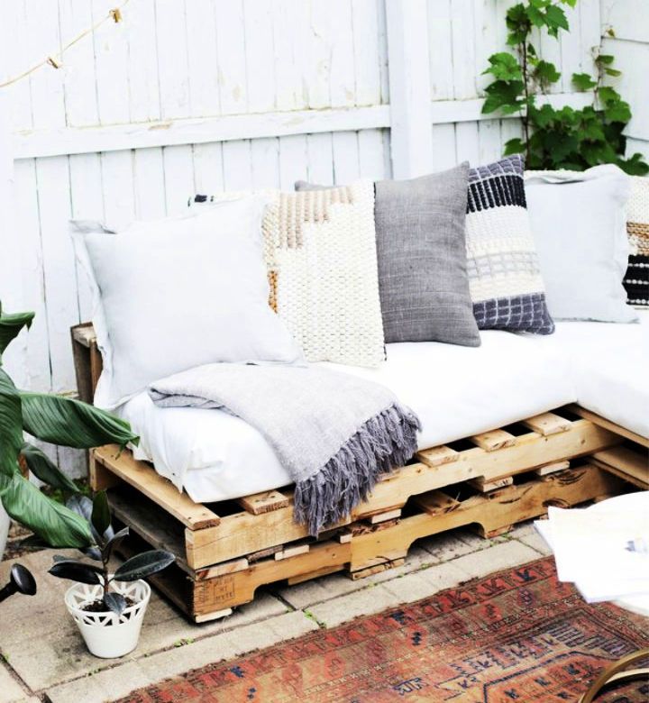 Making a Patio Couch Out of Pallets