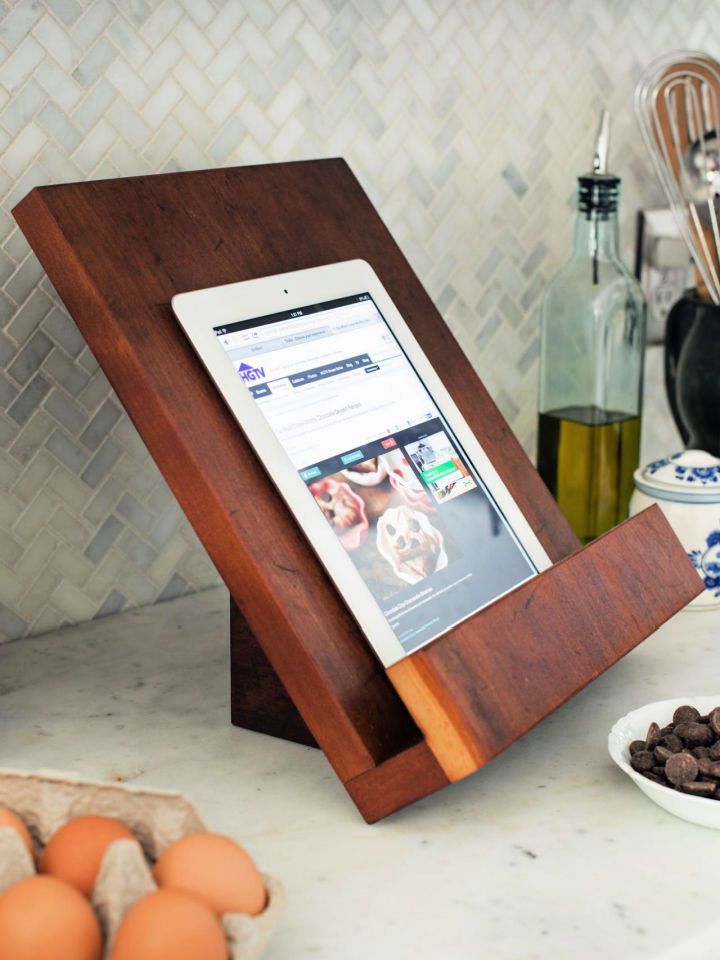 Modern DIY Wooden Tablet Stand