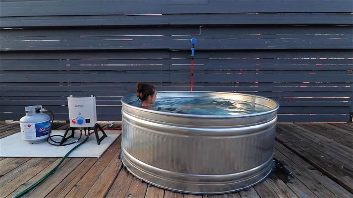 Outdoor Hot Tub Built in 1 hour