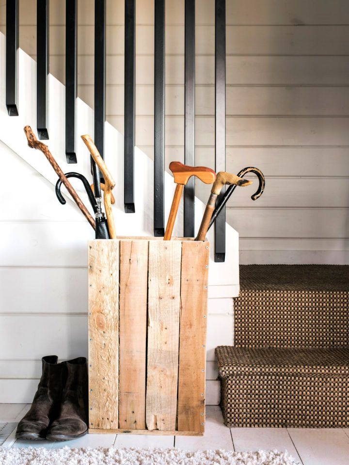 Pallet Umbrella Stand for Entryway