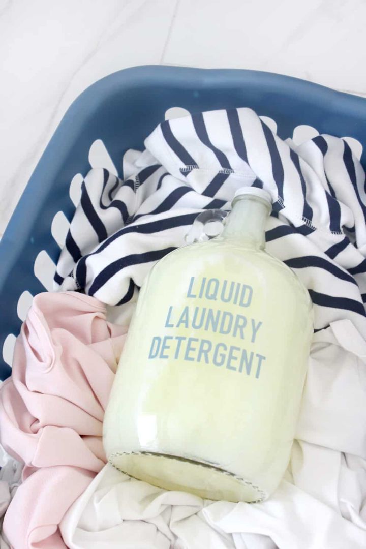 DIY No Grate Liquid Laundry Detergent - Life With Lovebugs