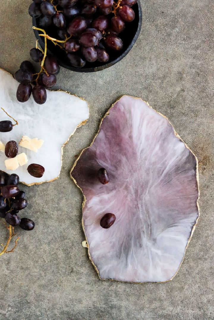 Awesome DIY Resin Agate Serving Board