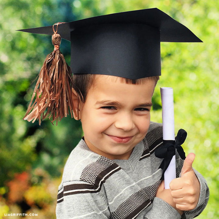 Black Paper Graduation Cap Tutorial