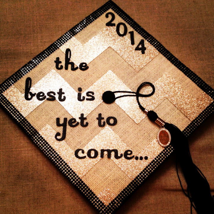 How to Decorate a Graduation Cap