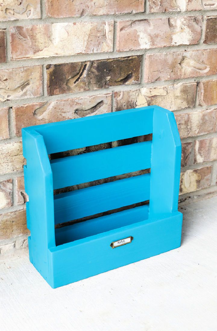 How to Make a Mail Organizer
