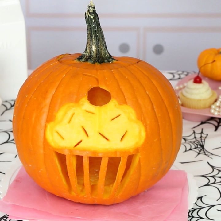 DIY Cupcake Pumpkin Lantern