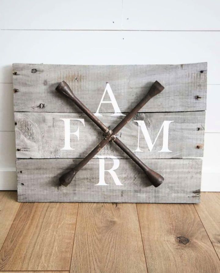 How to Make Farmhouse Sign