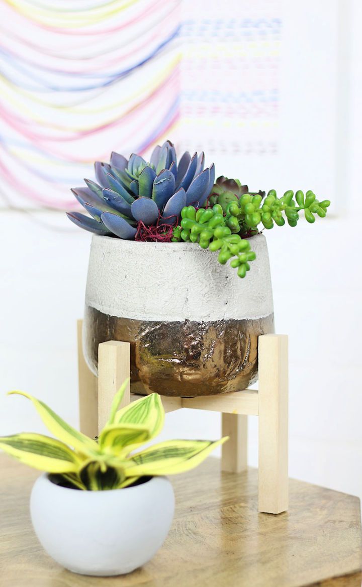 How to Make Your Own Mini Plant Stand