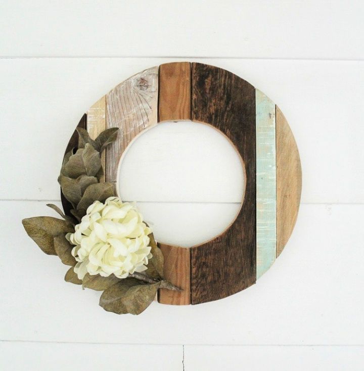 Rustic Fall Wreath from Reclaimed Wood