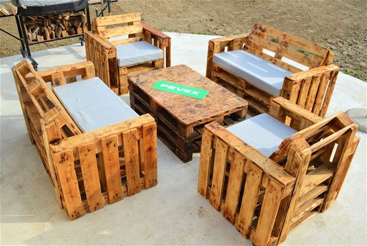 Build Garden Furniture With Pallets
