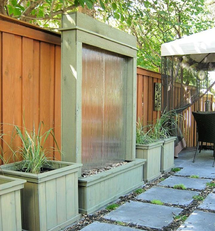 DIY Outdoor Water Wall Privacy Screen