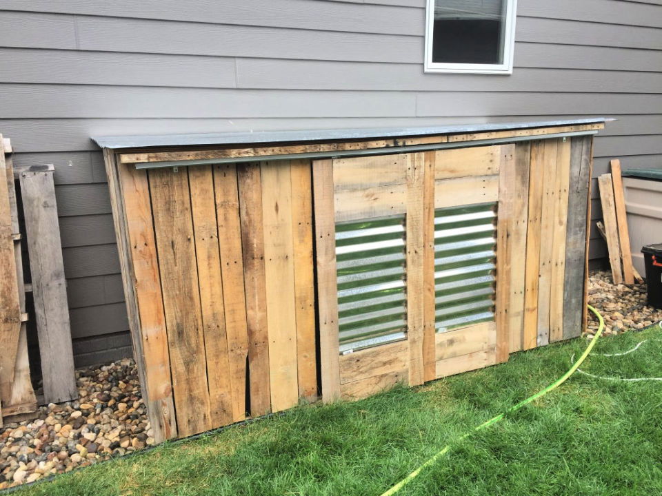 DIY Pallet Storage Shed