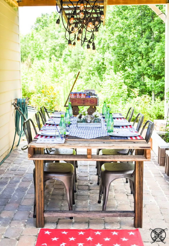 DIY Pallet Wood Dining Table