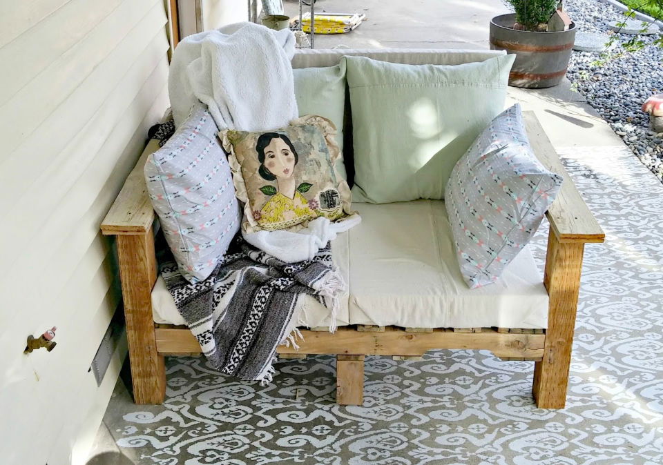 Free Pallet Patio Love Seat Plan