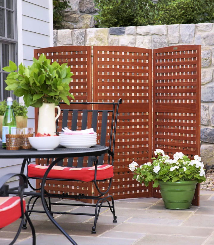 Free Standing Privacy Screen