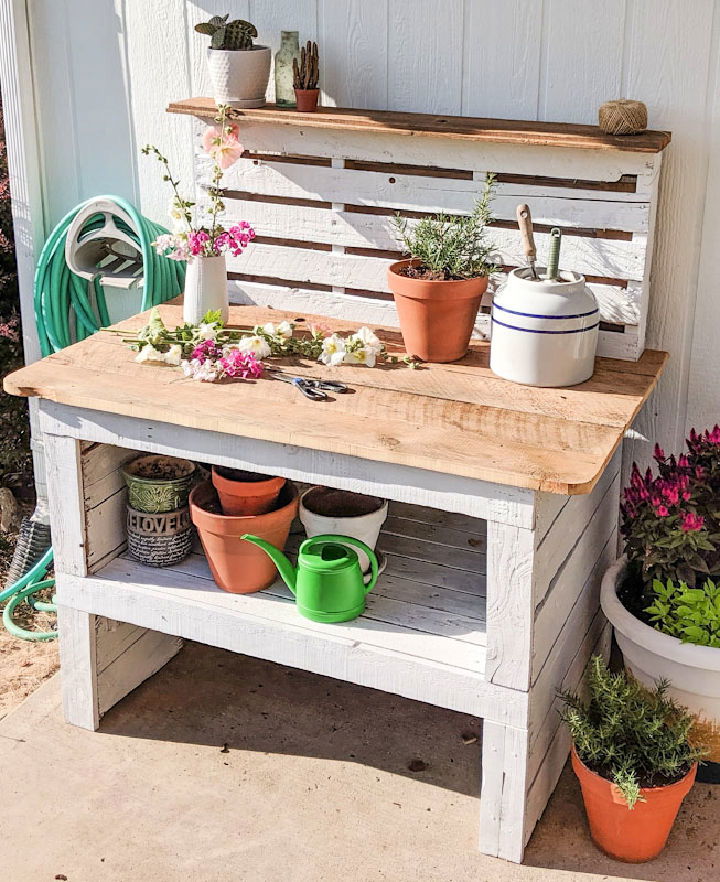 Homemade Pallet Potting Bench