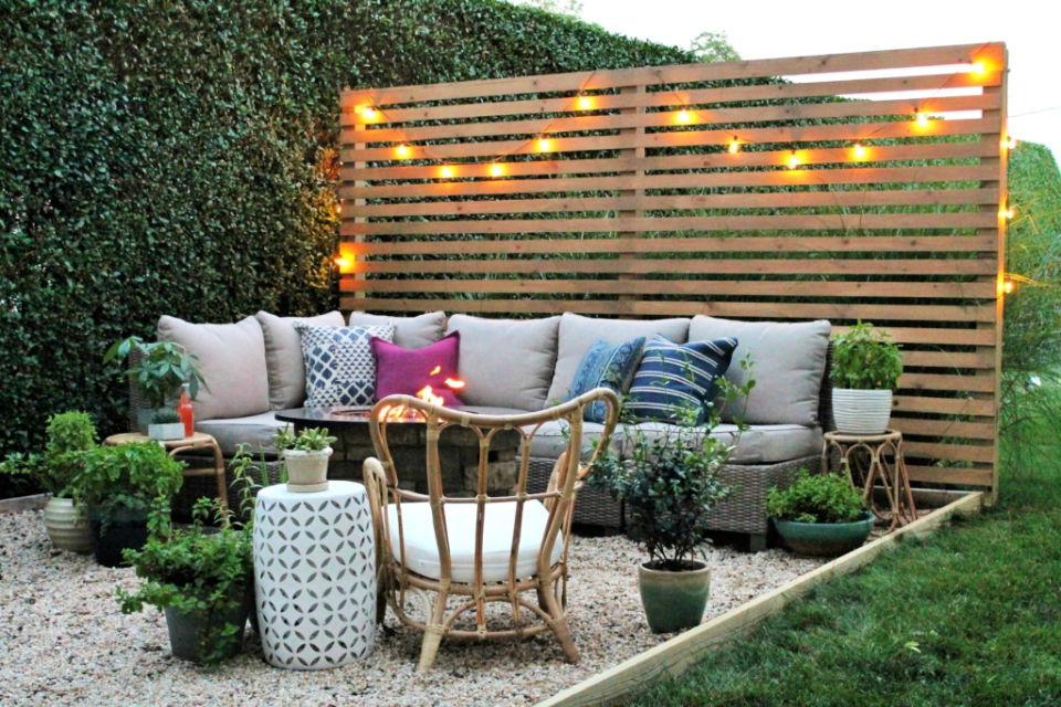 Budget-Friendly DIY Outdoor Privacy Screen