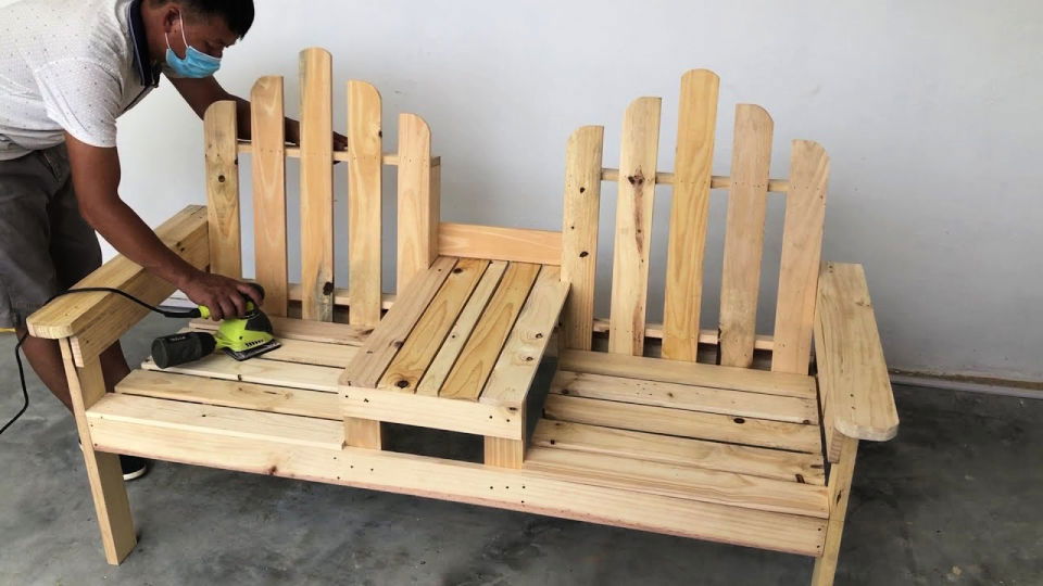 Simple DIY Double Chair From Pallets