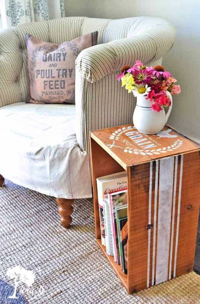 Table Decorating With Old Wooden Crates