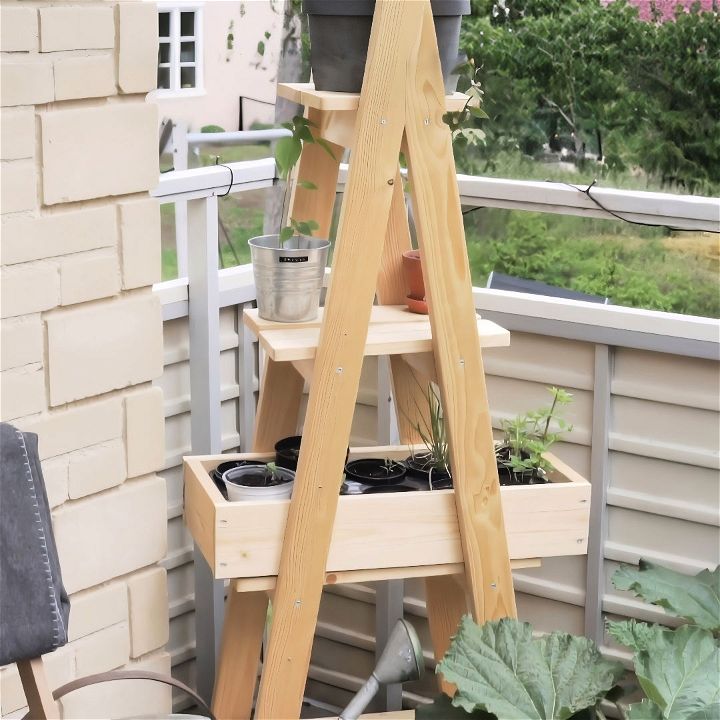 easy diy ladder plant stand