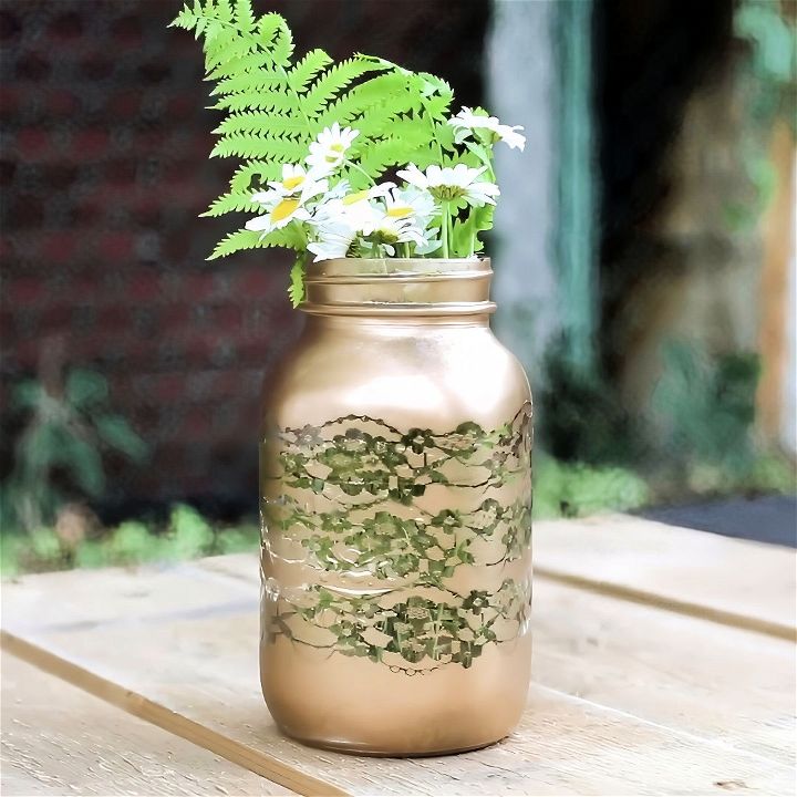 making your own lace mason jar vase