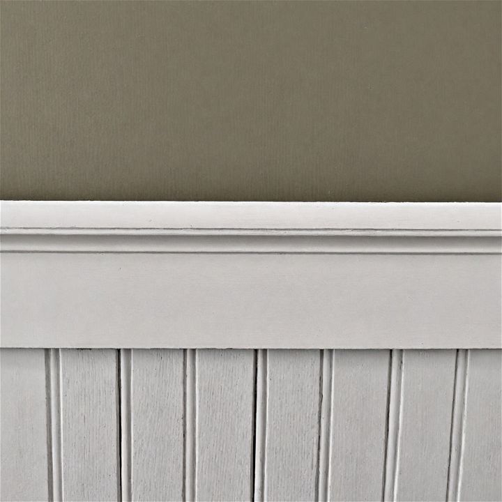 old style chair rail molding