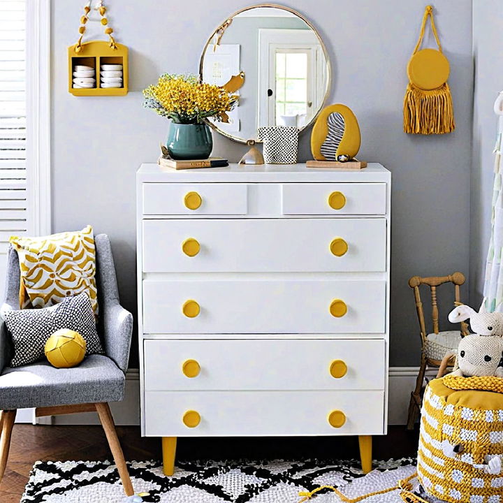 yellow door knobs for nursery