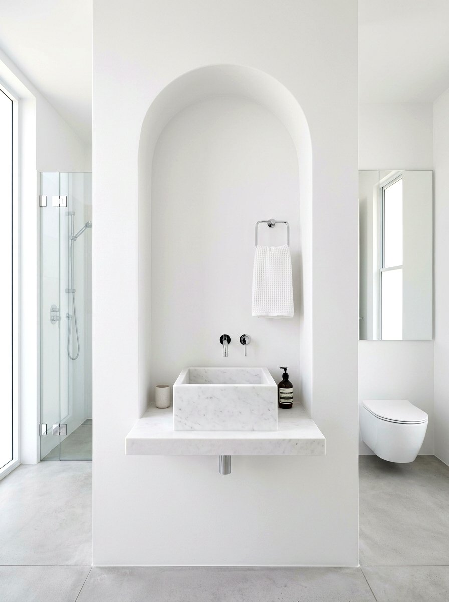 Minimalist White Arched Niche - 30 arched vanity niche ideas