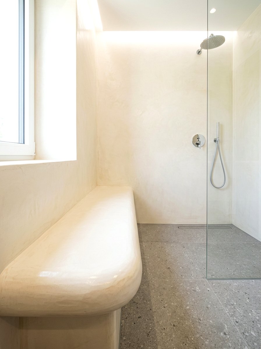 Soft Tadelakt Edge - 30 tadelakt bathroom ideas